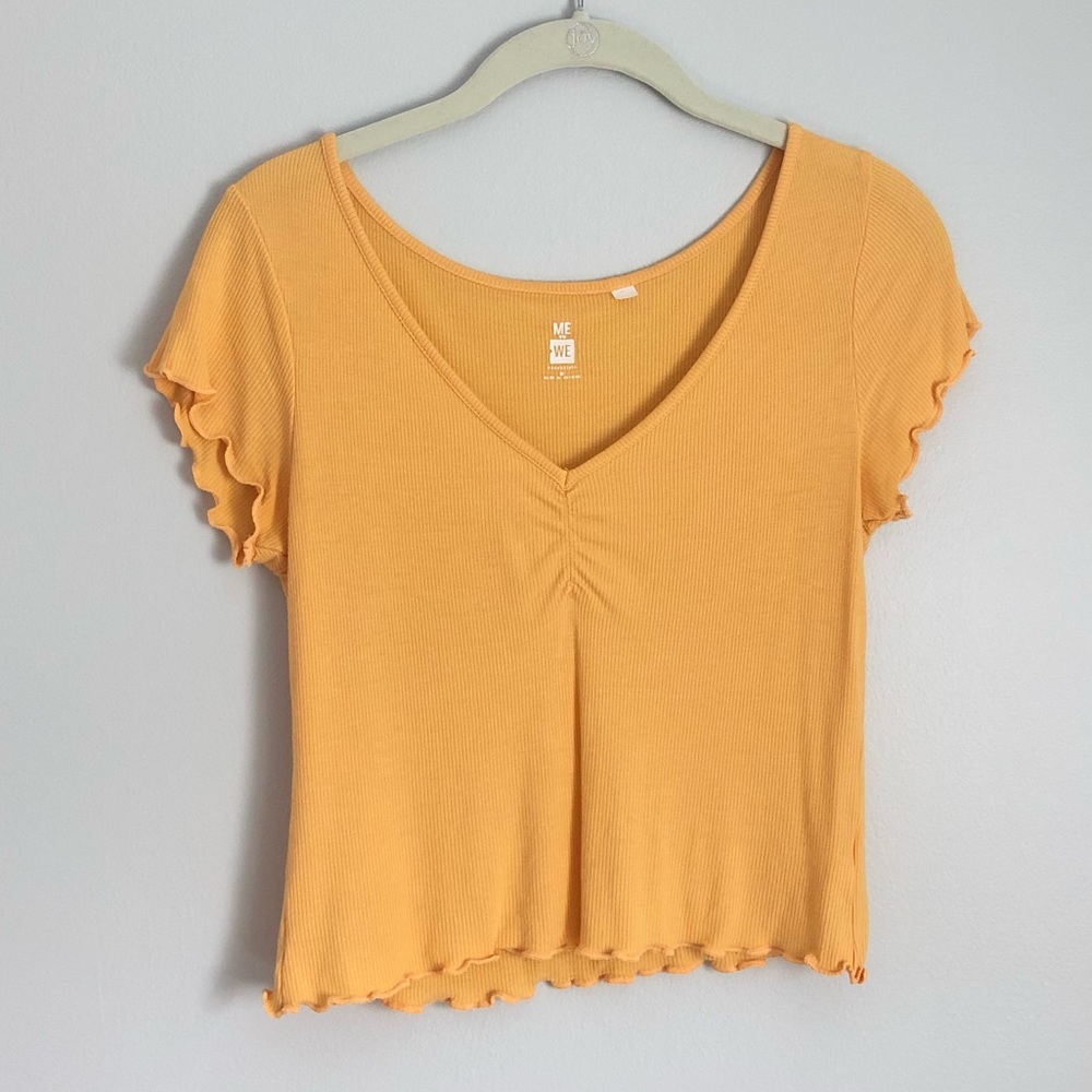 Me to We Pacsun mustard tee size medium🧡